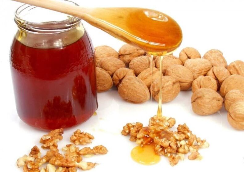 Un mélange de miel et de noix - une recette simple qui augmente la puissance